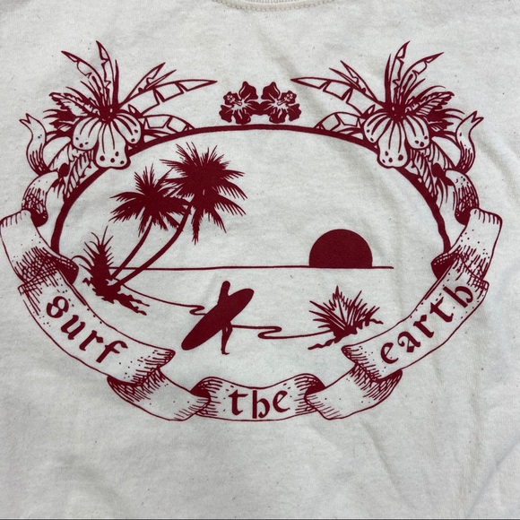 Surf the earth graphic tee. S & M - Picture 1 of 5